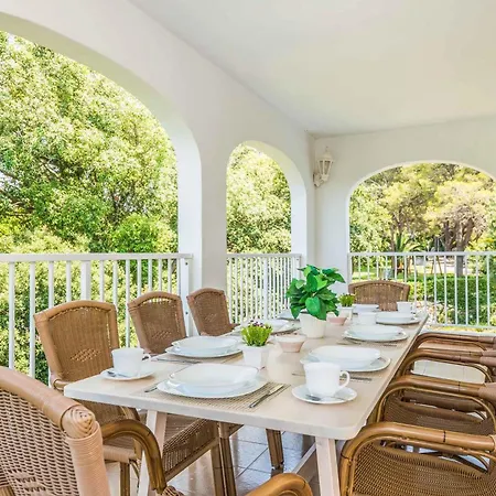 Truvi Βίλα Ferreries